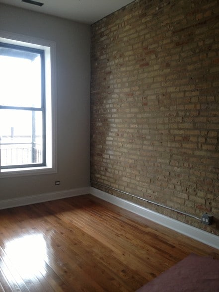 Building Photo - 903 W 35th St