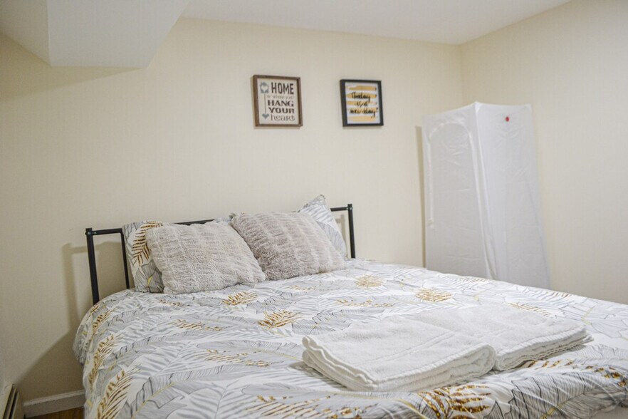 Building Photo - 4105 Fort Hamilton Pkwy