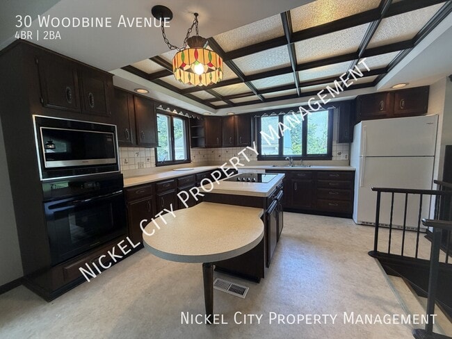 Building Photo - 30 Woodbine Ave