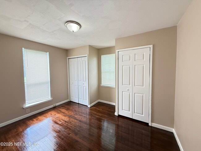 Building Photo - 8515 Maple St