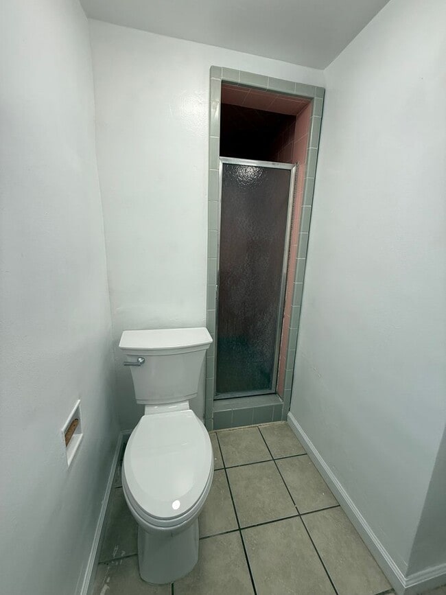 Building Photo - Country Home.  3 Bed 2 Bath