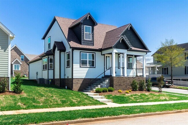 Building Photo - 414 Traditions Blvd