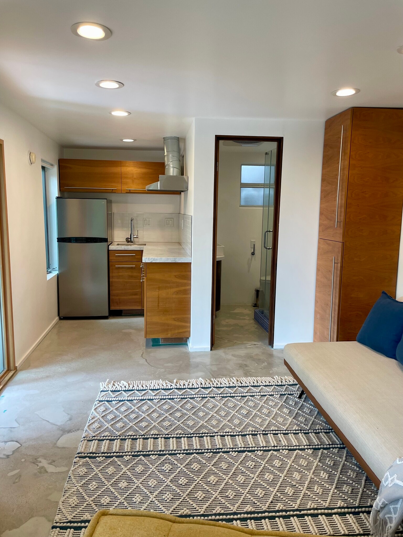 Living Room and Kitchenette area - 3949 Cumberland Ave
