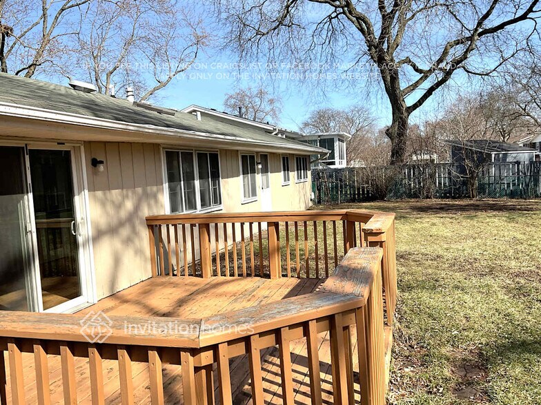 Building Photo - 433 Janine Ln