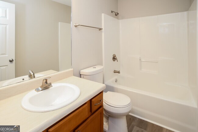 Building Photo - 83 Greatwood Dr