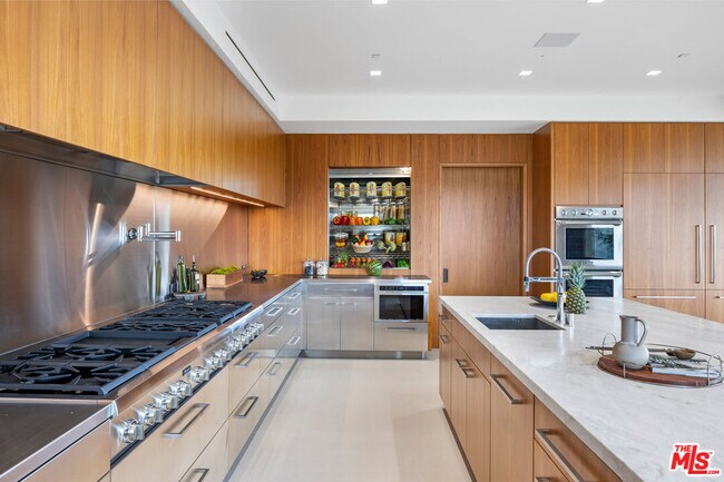 Building Photo - 1731 Summitridge Dr