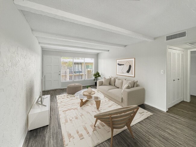 Building Photo - Vertical At Biltmore