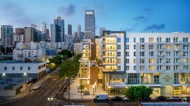 Building Photo - Emerald