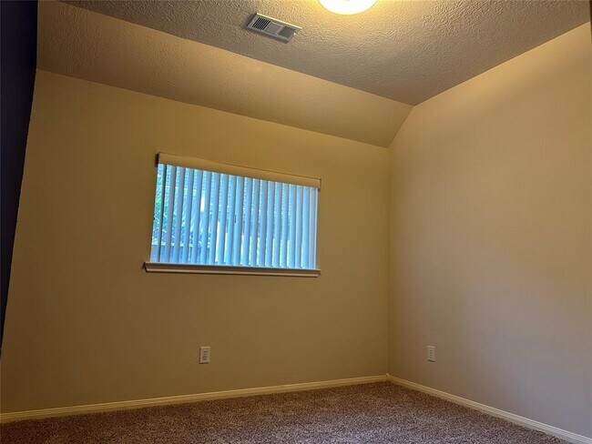 Building Photo - 2307 Millerton Ln