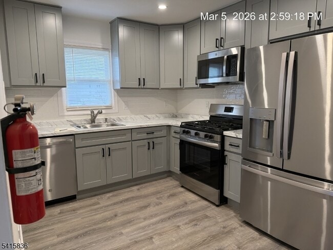 Building Photo - 900 Smith St