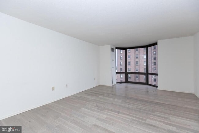 Building Photo - 2020 Walnut St