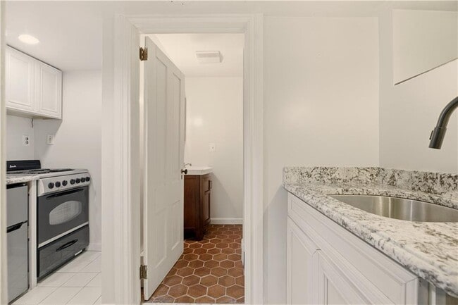 Building Photo - 56 Bateman Ave