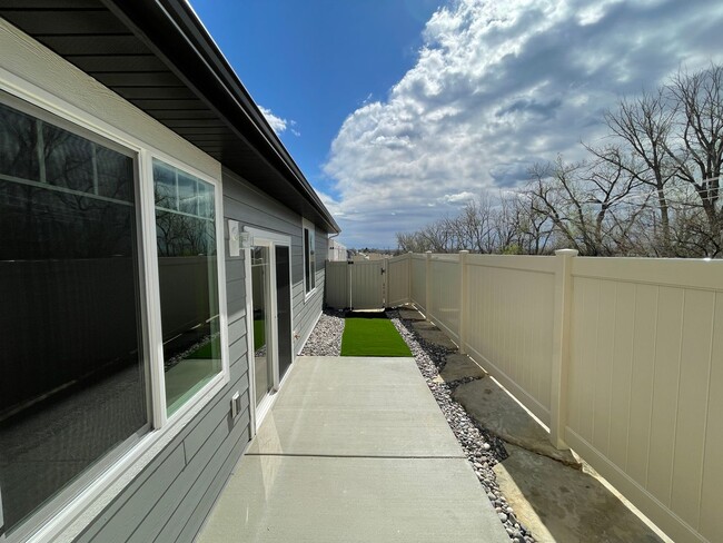 Building Photo - 6328 Absaloka Ln