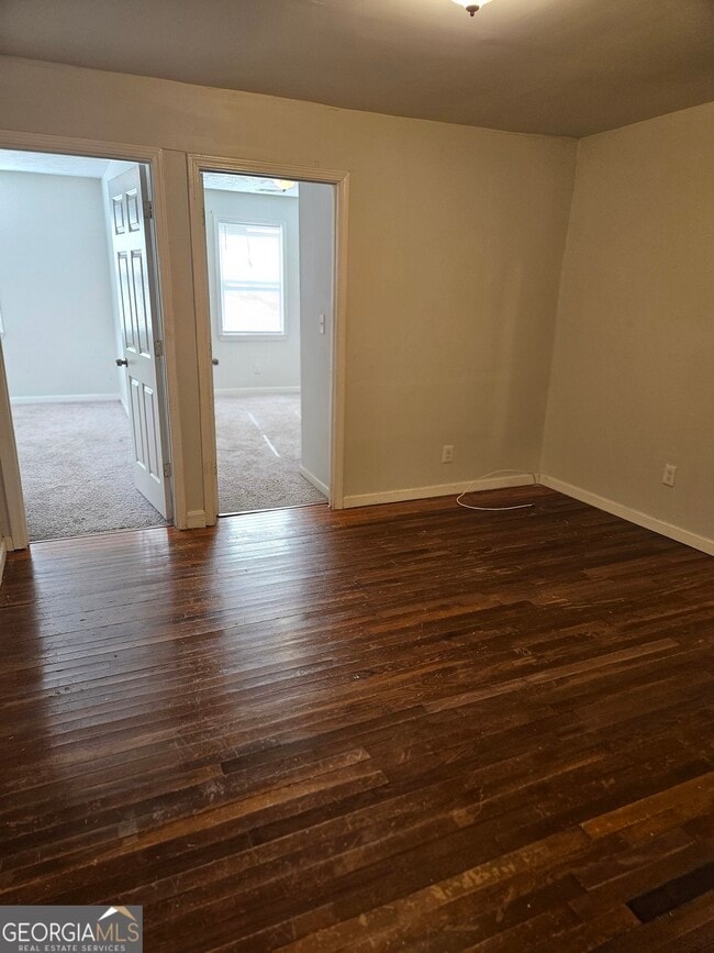 Building Photo - 3453 Glen Rd