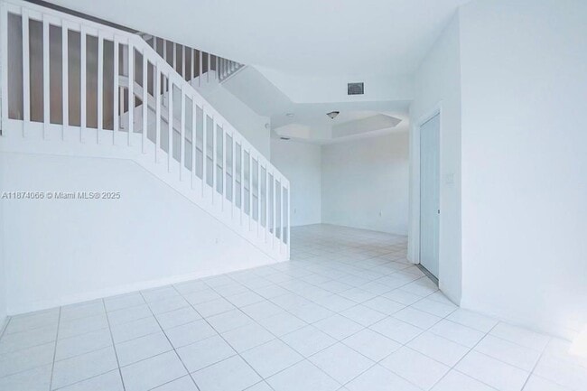 Building Photo - 784 SW 106th Ave