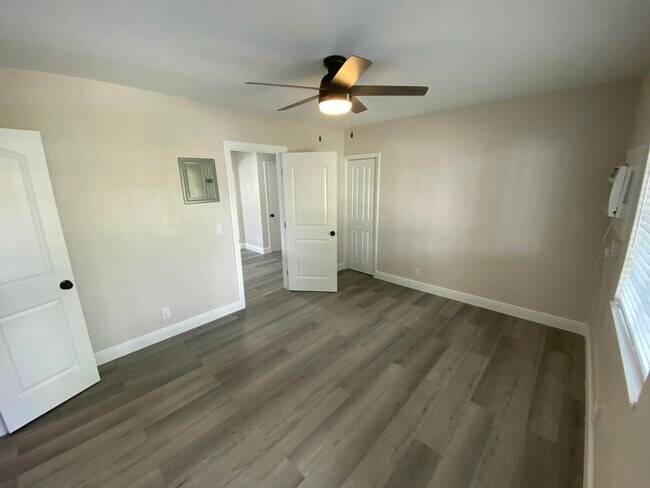 Building Photo - 112 Lake Ave