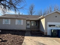 Building Photo - 228 W 9th St