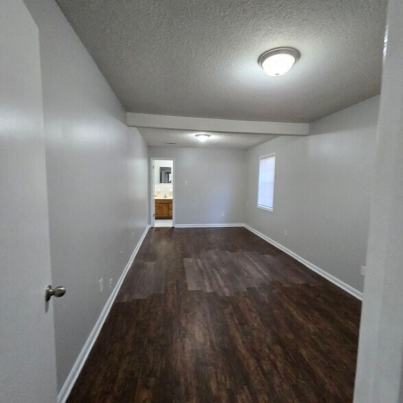 Building Photo - 3593 Voltaire Ave