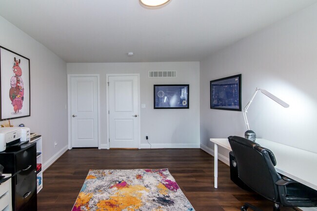 Building Photo - 2544 Oxford Cir