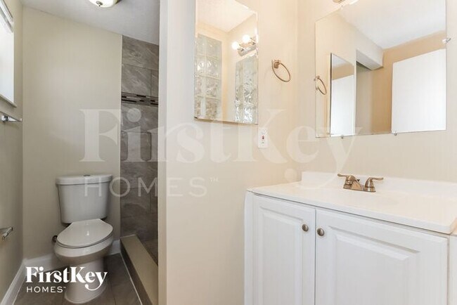 Building Photo - 7100 Sandalwood Dr