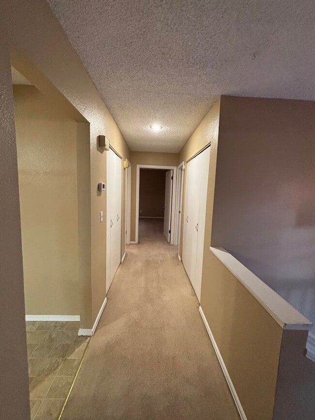 Building Photo - Westside 3 Bedroom Home in D20
