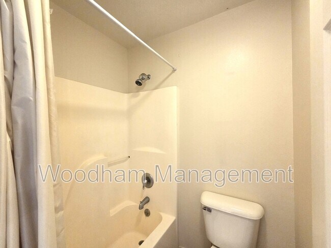 Building Photo - 2940 W Villard St