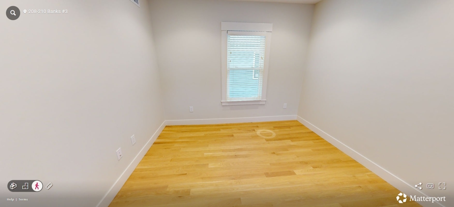 Building Photo - 208 Banks St