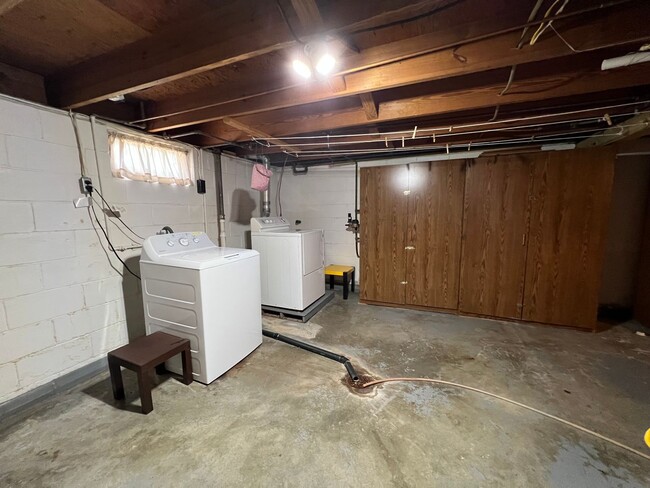 Building Photo - Two bedroom, two bath home for rent.