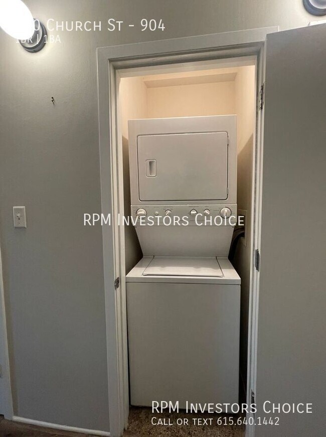 Building Photo - 700 Church St