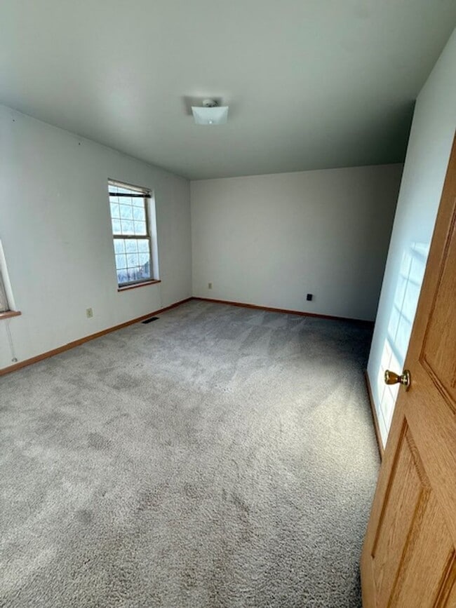 Building Photo - 726 Meagher Ave