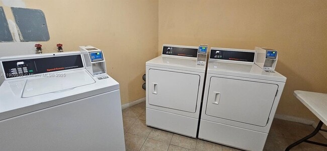 Building Photo - 2025 NE 164th St