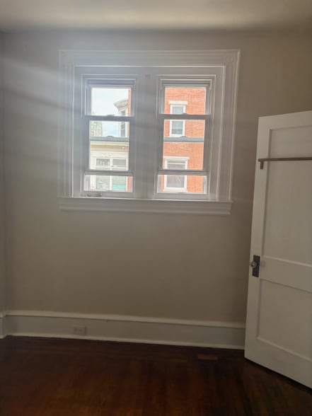 Building Photo - 429 S 51st St