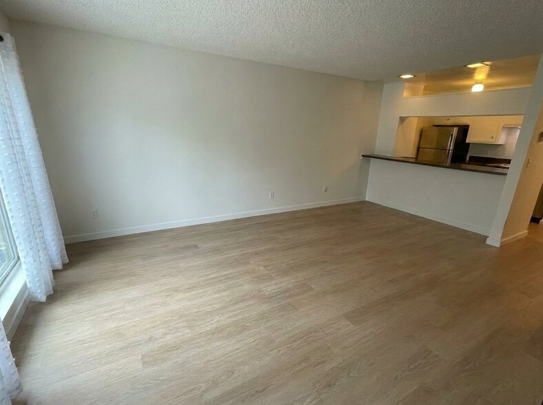 Building Photo - 2135 Ivar Ave