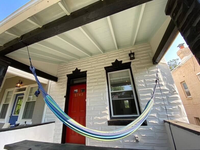 Building Photo - 1743 L St NE