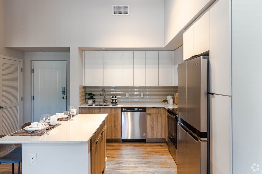 The Stellar at Emerald Hills 5840 Lakeshore Dr Fort Lauderdale FL