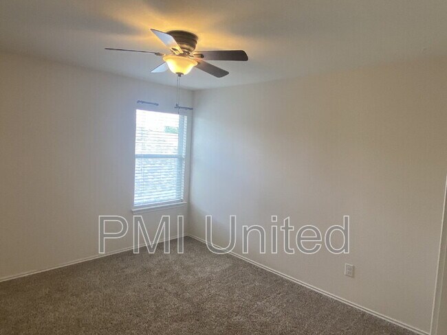 Building Photo - 3805 Oceanview Dr