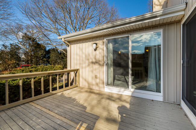 Deck of bed 2 - 335 S Pier Rd