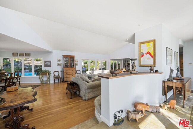 Building Photo - 11215 Sunset Blvd