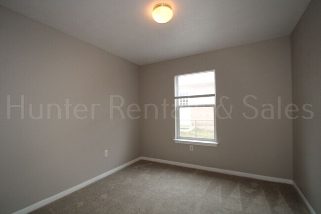 Building Photo - Cove Duplex