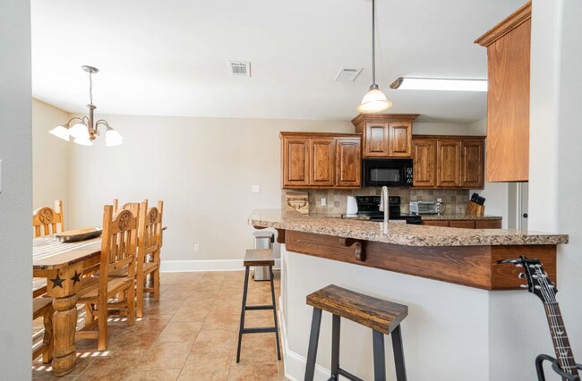 Building Photo - 19107 River Rock Dr