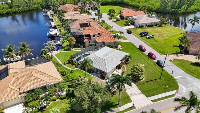 Building Photo - Burnt Store Isles canal home