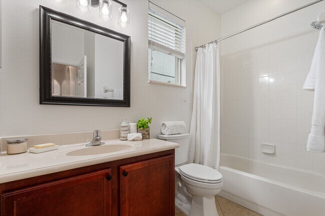 Building Photo - 6451 New Independence Pkwy