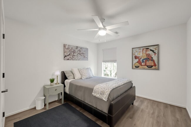 Building Photo - 246 N Walden Elms Cir