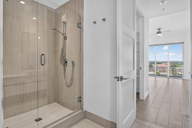 Building Photo - 155 E Boca Raton Rd
