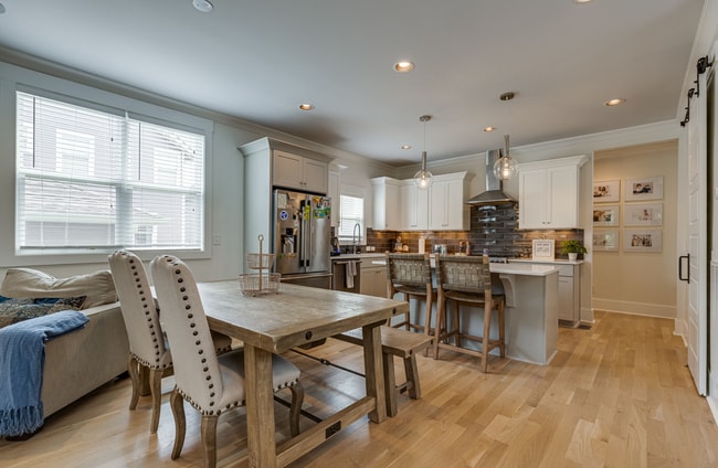 Building Photo - 2405 Chapel Ave