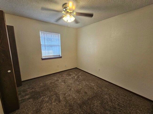 Building Photo - 2307 NW Terrace Hills Blvd