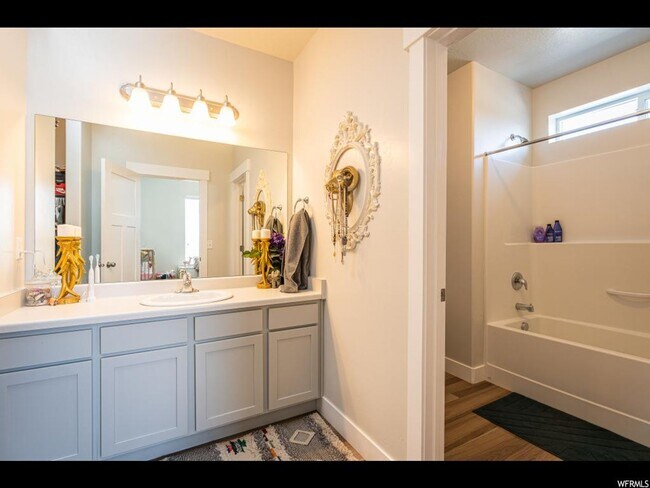 Building Photo - 14487 S Quill Dr
