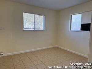 Building Photo - 410 Dorie St