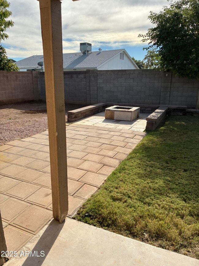 Building Photo - 2205 W Curry St