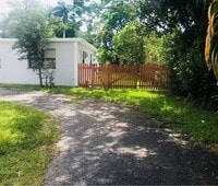 Building Photo - 4548 SW 33rd Ave